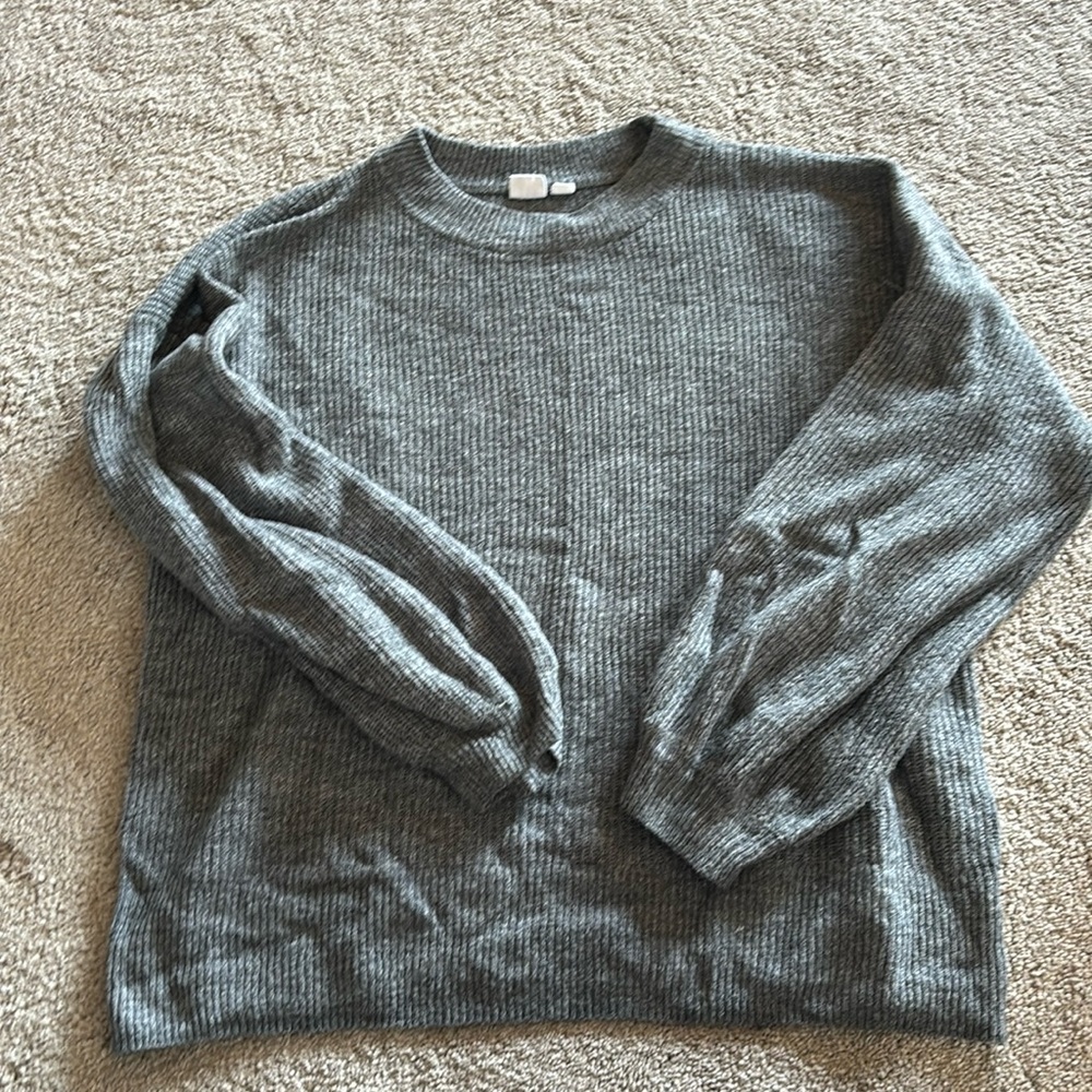 Gap bell sleeved sweater